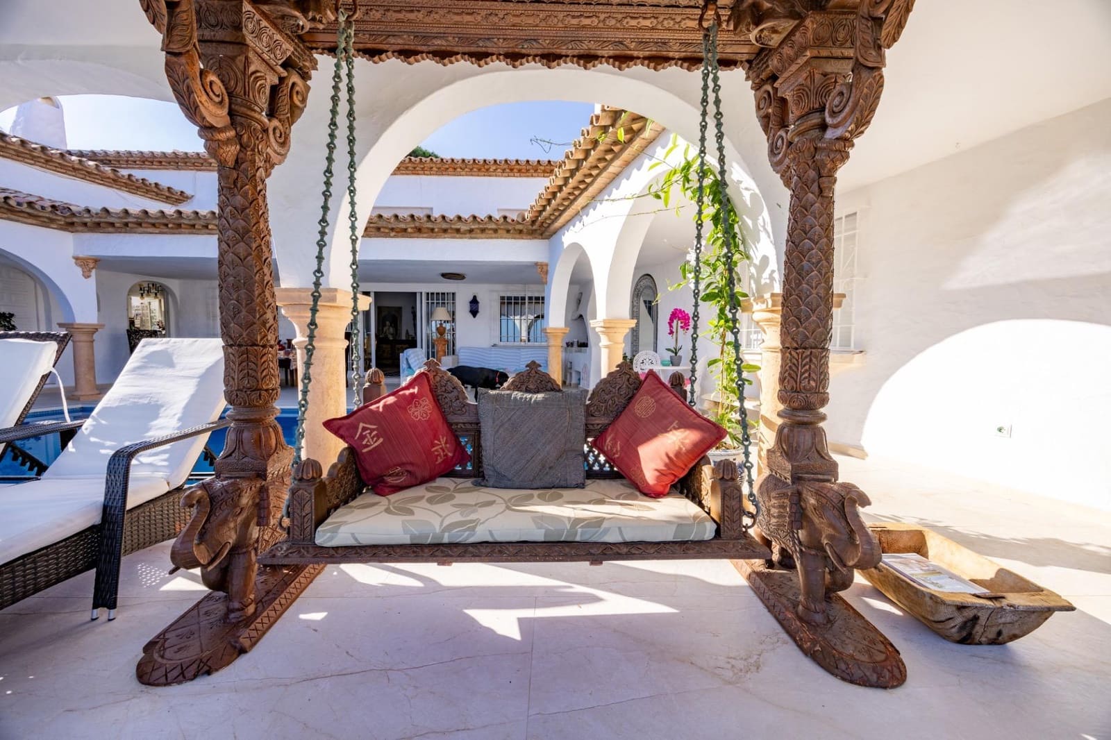 6 sypialnia Willa do wynajęcia w Marbella z basenem garażem - 30 000 € (Ref: 9236751)