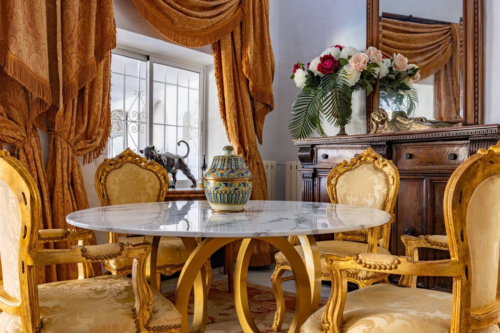 6 sypialnia Willa do wynajęcia w Marbella z basenem garażem - 30 000 € (Ref: 9236751)