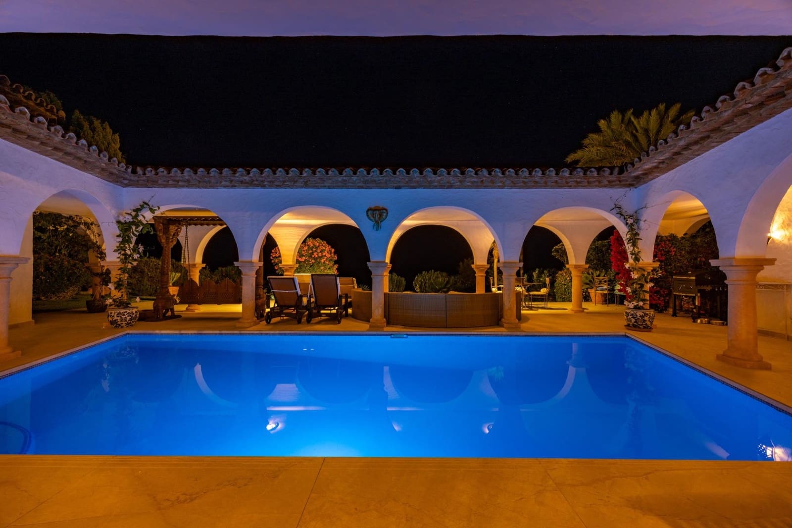 6 sypialnia Willa do wynajęcia w Marbella z basenem garażem - 30 000 € (Ref: 9236751)