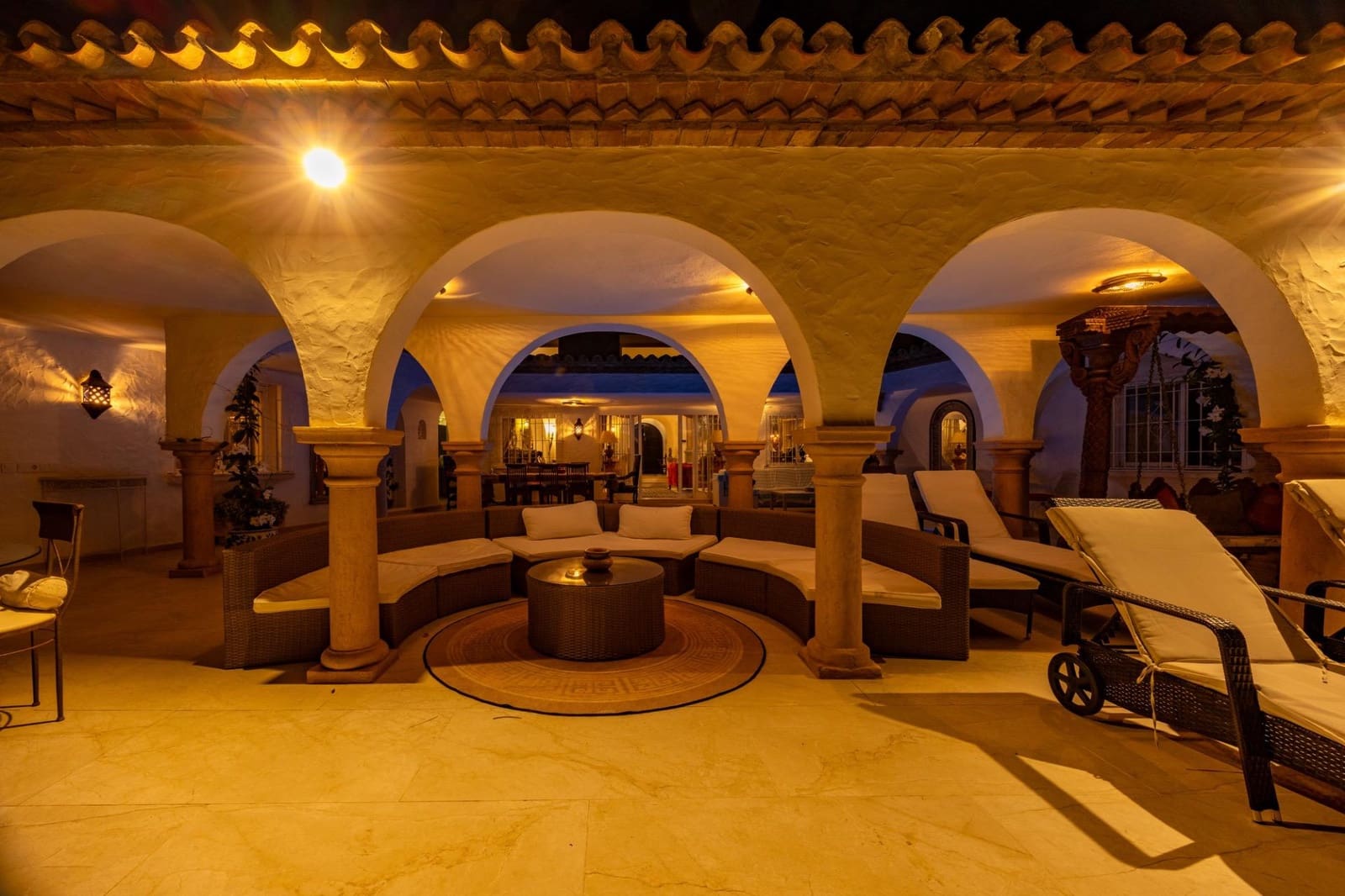 6 sypialnia Willa do wynajęcia w Marbella z basenem garażem - 30 000 € (Ref: 9236751)