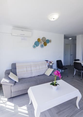 Piso de 2 habitaciones en Benalmadena Costa, Benalmádena en venta - 295.000 € (Ref: 9344961)
