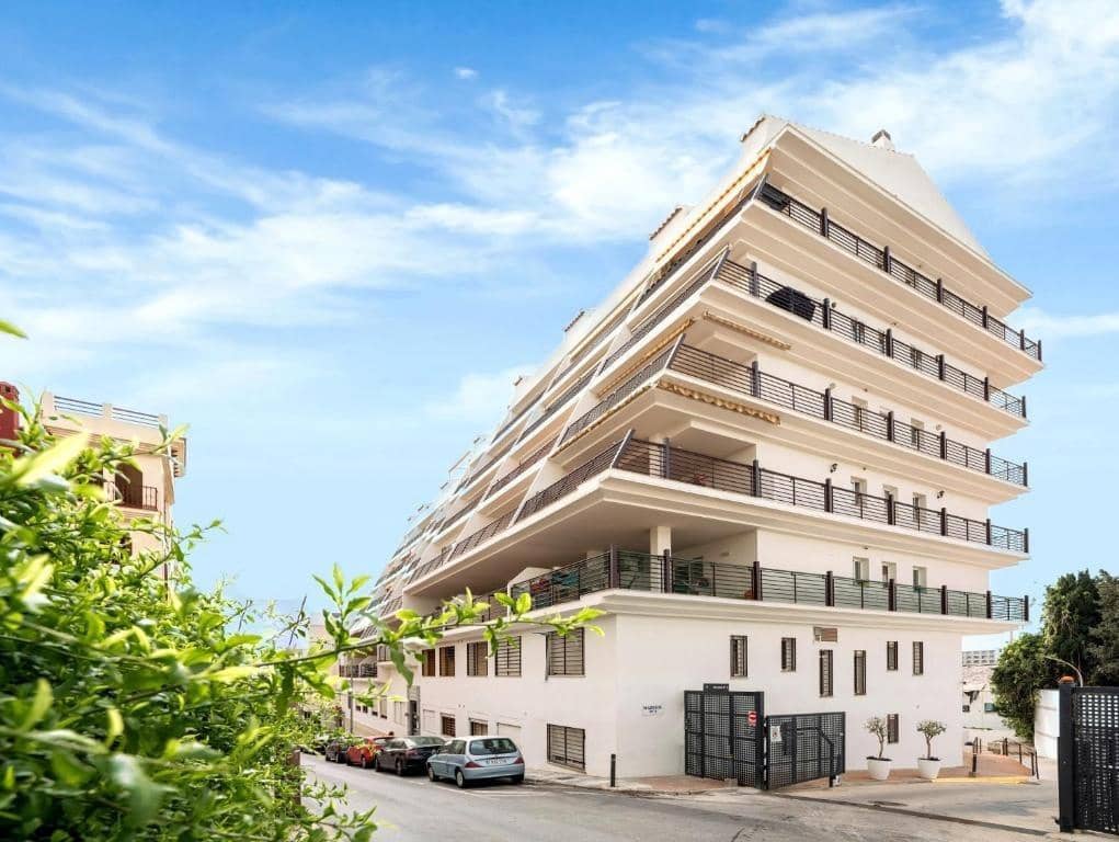 1 soverom Leilighet til salgs i Benalmadena med garasje - € 224 000 (Ref: 9353505)