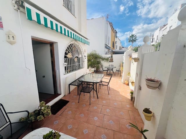 5 soveværelse Semi-Rækkehus til salg i Torremolinos med garage - € 599.000 (Ref: 9367384)