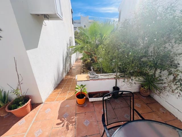5 soveværelse Semi-Rækkehus til salg i Torremolinos med garage - € 599.000 (Ref: 9367384)
