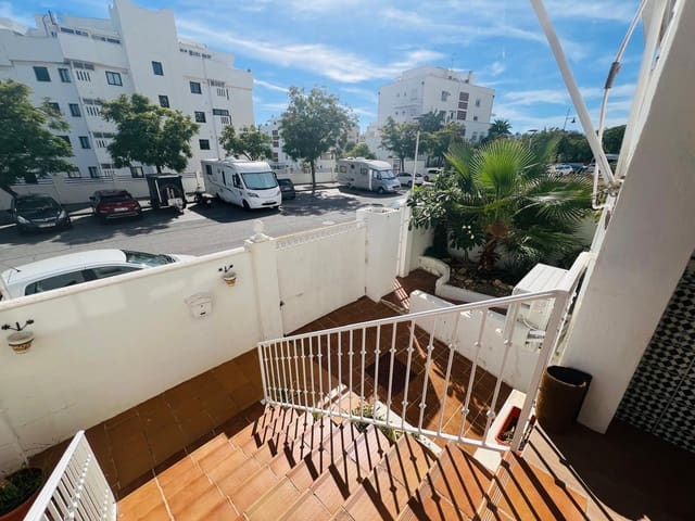5 soveværelse Semi-Rækkehus til salg i Torremolinos med garage - € 599.000 (Ref: 9367384)