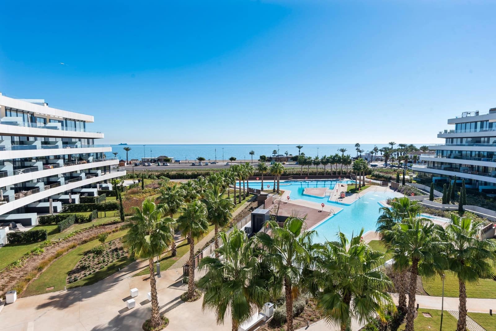 3 slaapkamer Appartement te koop in Torremolinos met zwembad garage - € 1.400.000 (Ref: 9382725)