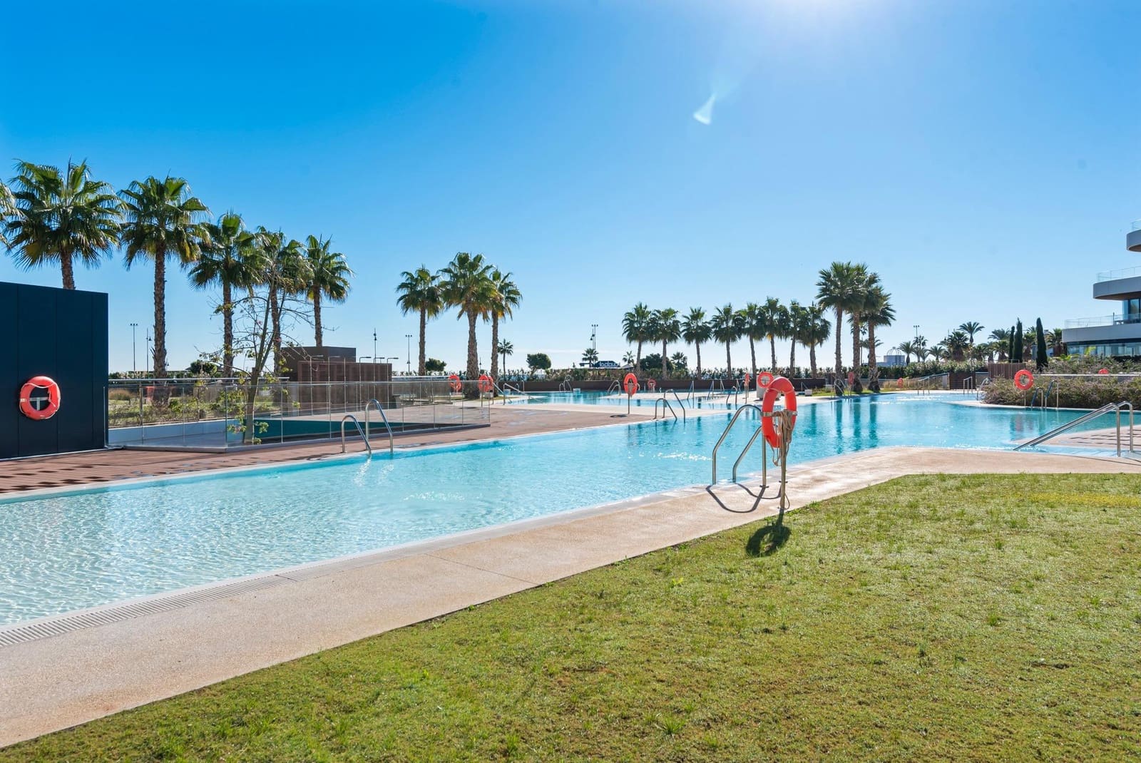 3 slaapkamer Appartement te koop in Torremolinos met zwembad garage - € 1.400.000 (Ref: 9382725)