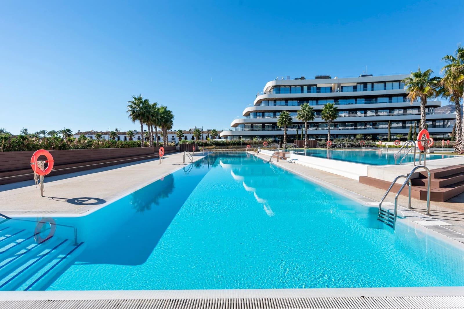 3 slaapkamer Appartement te koop in Torremolinos met zwembad garage - € 1.400.000 (Ref: 9382725)