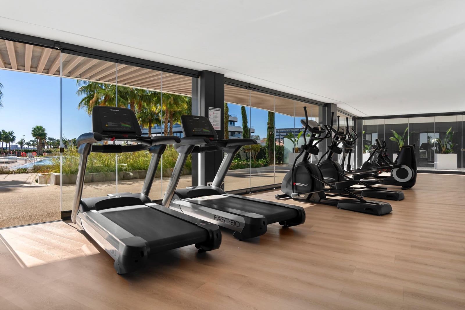 3 slaapkamer Appartement te koop in Torremolinos met zwembad garage - € 1.400.000 (Ref: 9382725)