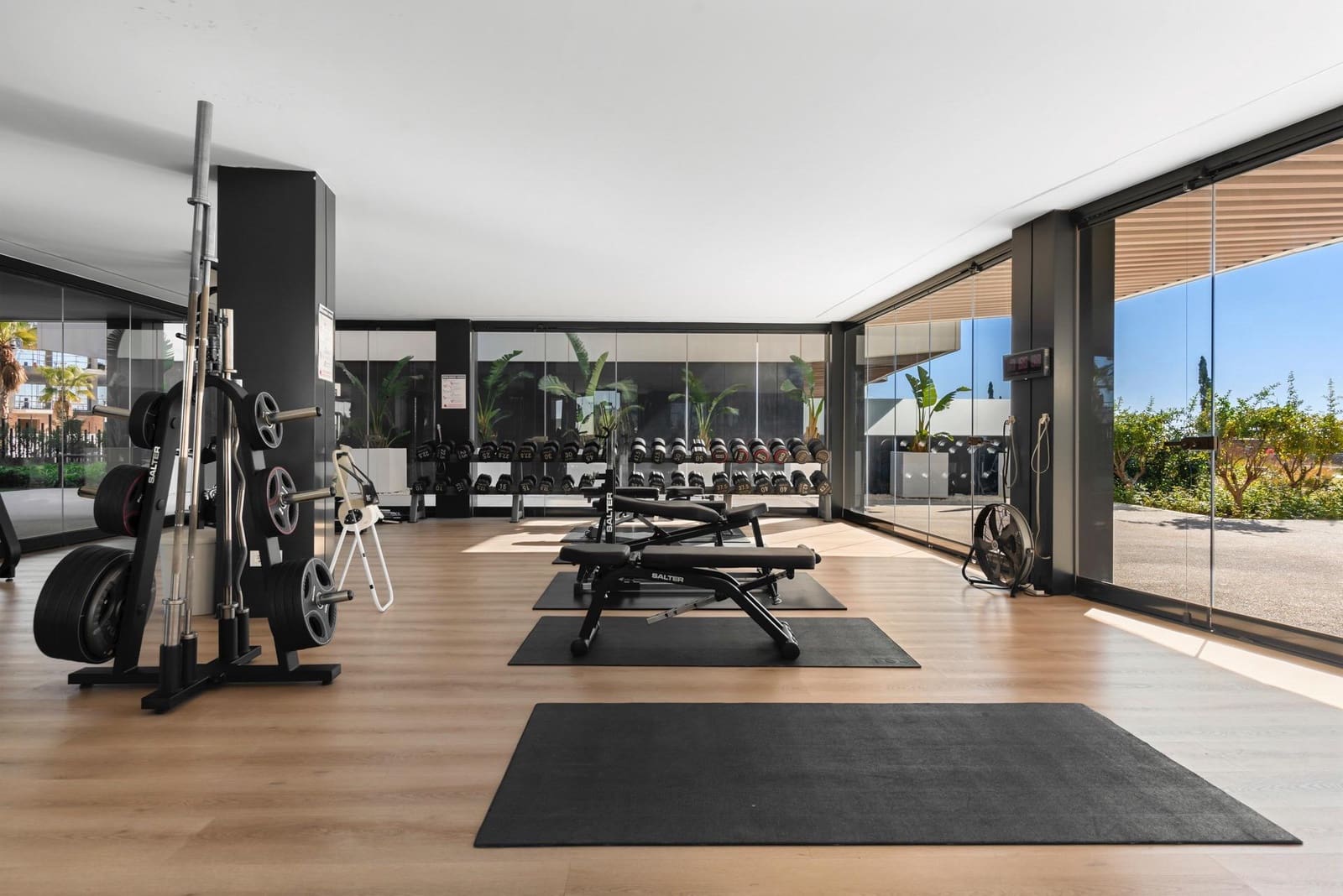 3 slaapkamer Appartement te koop in Torremolinos met zwembad garage - € 1.400.000 (Ref: 9382725)