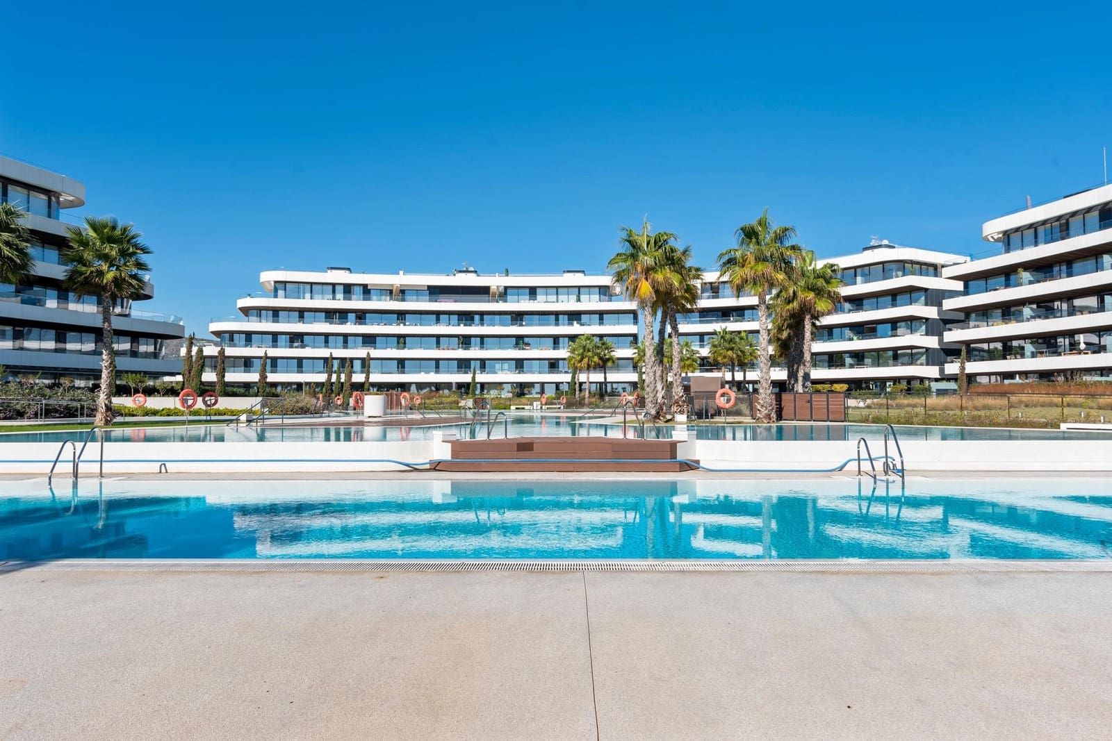 3 slaapkamer Appartement te koop in Torremolinos met zwembad garage - € 1.400.000 (Ref: 9382725)