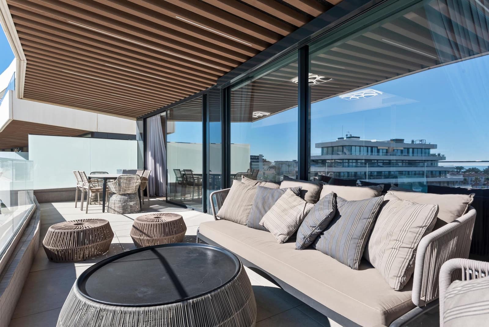 3 slaapkamer Appartement te koop in Torremolinos met zwembad garage - € 1.400.000 (Ref: 9382725)