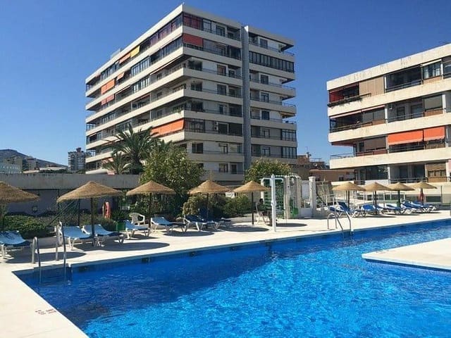 2 makuuhuone Asunto myytävänä paikassa Torremolinos mukana uima-altaan - 335 000 € (Ref: 9391971)