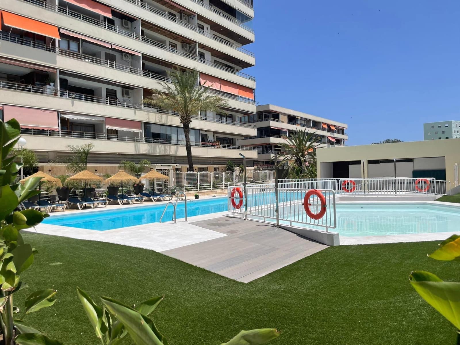 2 makuuhuone Asunto myytävänä paikassa Torremolinos mukana uima-altaan - 335 000 € (Ref: 9391971)