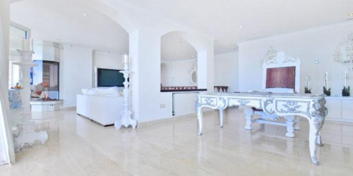 2 sovrum Lägenhet till salu i Torrequebrada med garage - 2 900 000 € (Ref: 9406616)