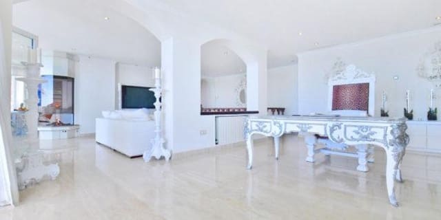 Piso de 2 habitaciones en Torrequebrada, Benalmádena en venta con garaje - 2.900.000 € (Ref: 9406616)