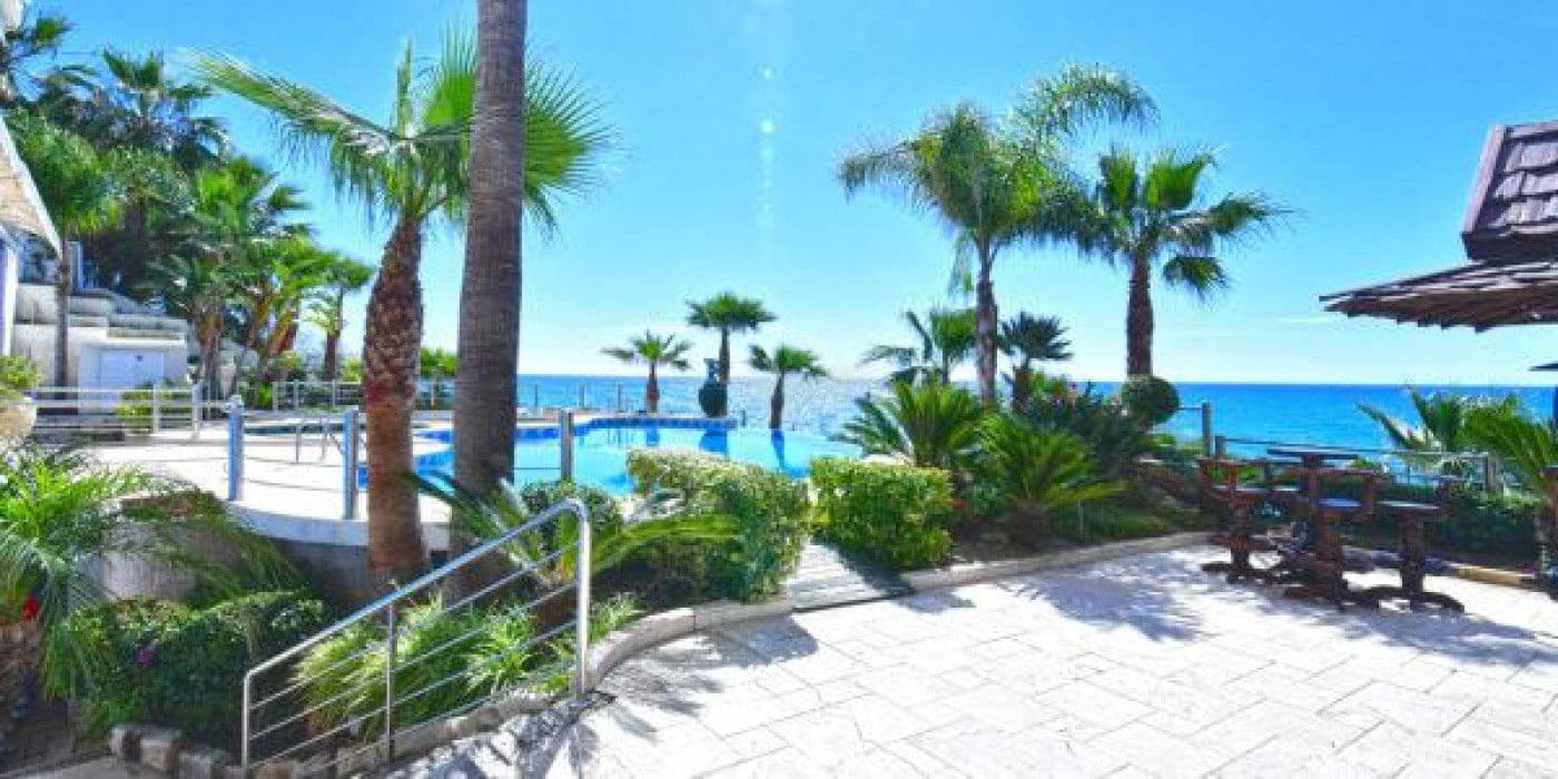 2 sovrum Lägenhet till salu i Torrequebrada med garage - 2 900 000 € (Ref: 9406616)