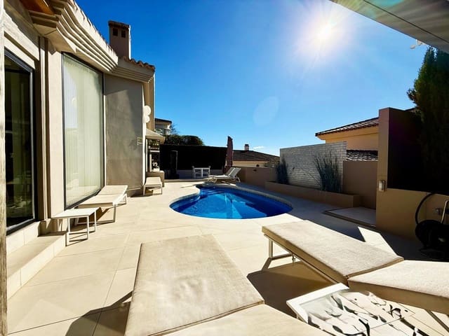 4 sovrum Villa till salu i Benalmádena med pool garage - 1 395 000 € (Ref: 9422292)