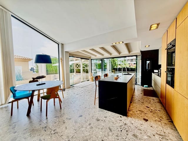 4 sovrum Villa till salu i Benalmádena med pool garage - 1 395 000 € (Ref: 9422292)