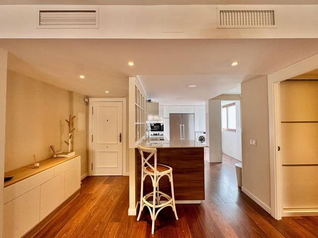 3 bedroom Flat for sale in Málaga city with pool - € 549,900 (Ref: 9440226)