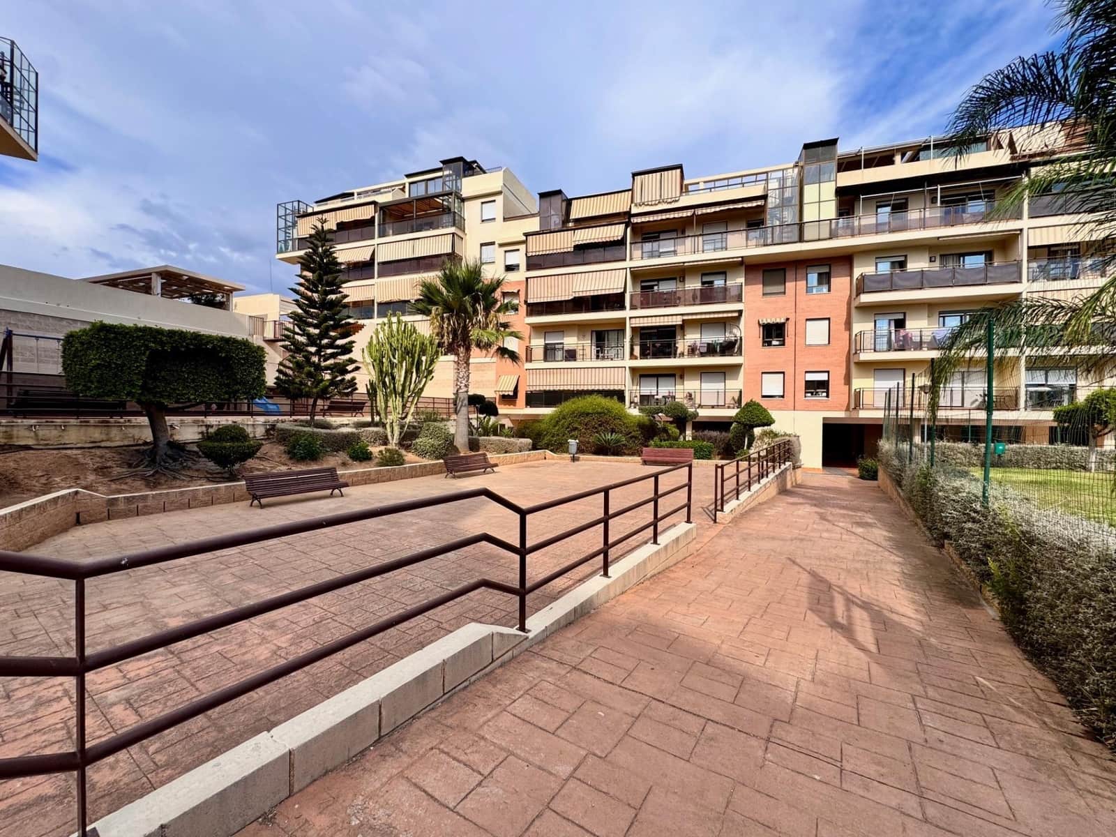 3 bedroom Flat for sale in Malaga city with pool - € 549,900 (Ref: 9440226)