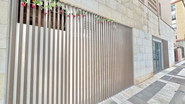 4 camera da letto Commerciale da affittare in Malaga città - 1.500 € (Rif: 9446612)