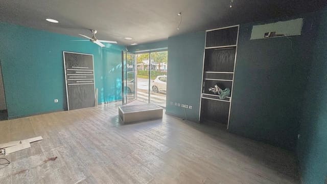 4 camera da letto Commerciale da affittare in Malaga città - 1.500 € (Rif: 9446612)