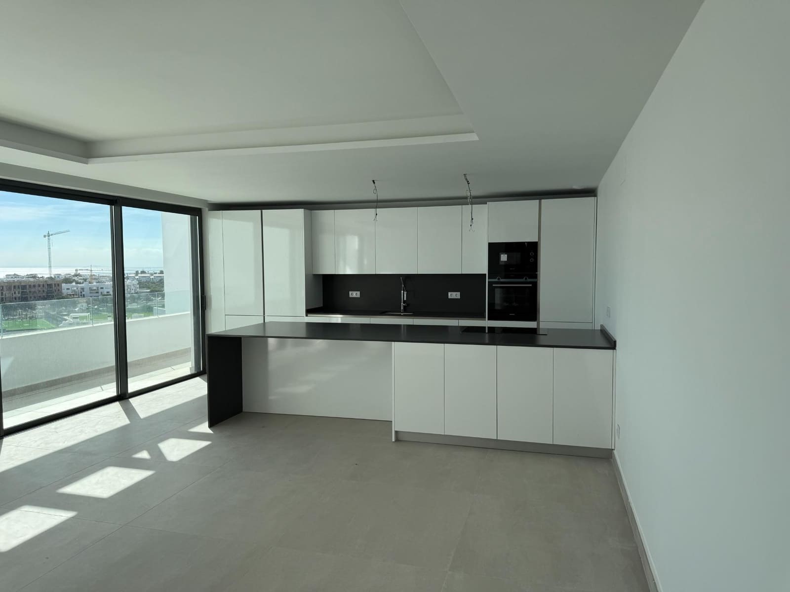 2 quarto Penthouse para venda em Estepona com piscina garagem - 975 000 € (Ref: 9452841)