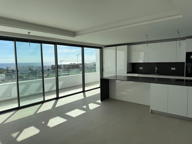 2 quarto Penthouse para venda em Estepona com piscina garagem - 975 000 € (Ref: 9452841)