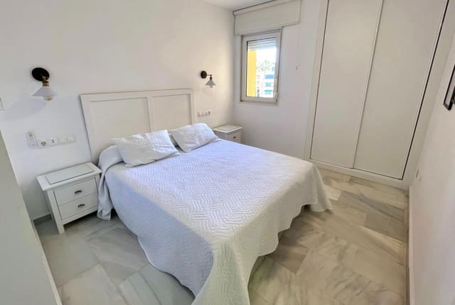 2 quarto Apartamento para arrendar em Torrequebrada, Benalmádena com piscina garagem - 1 800 € (Ref: 9456492)