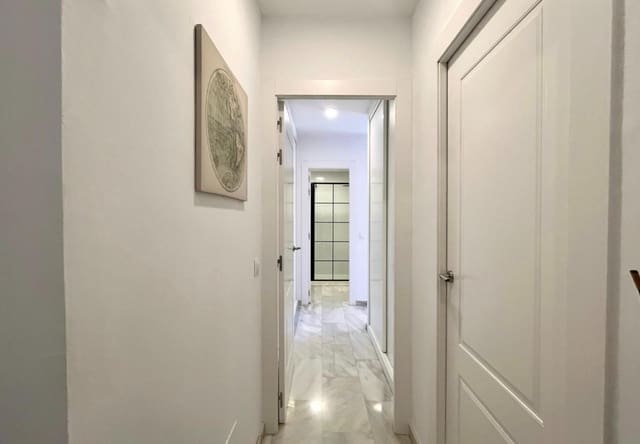 2 quarto Apartamento para arrendar em Torrequebrada, Benalmádena com piscina garagem - 1 800 € (Ref: 9456492)