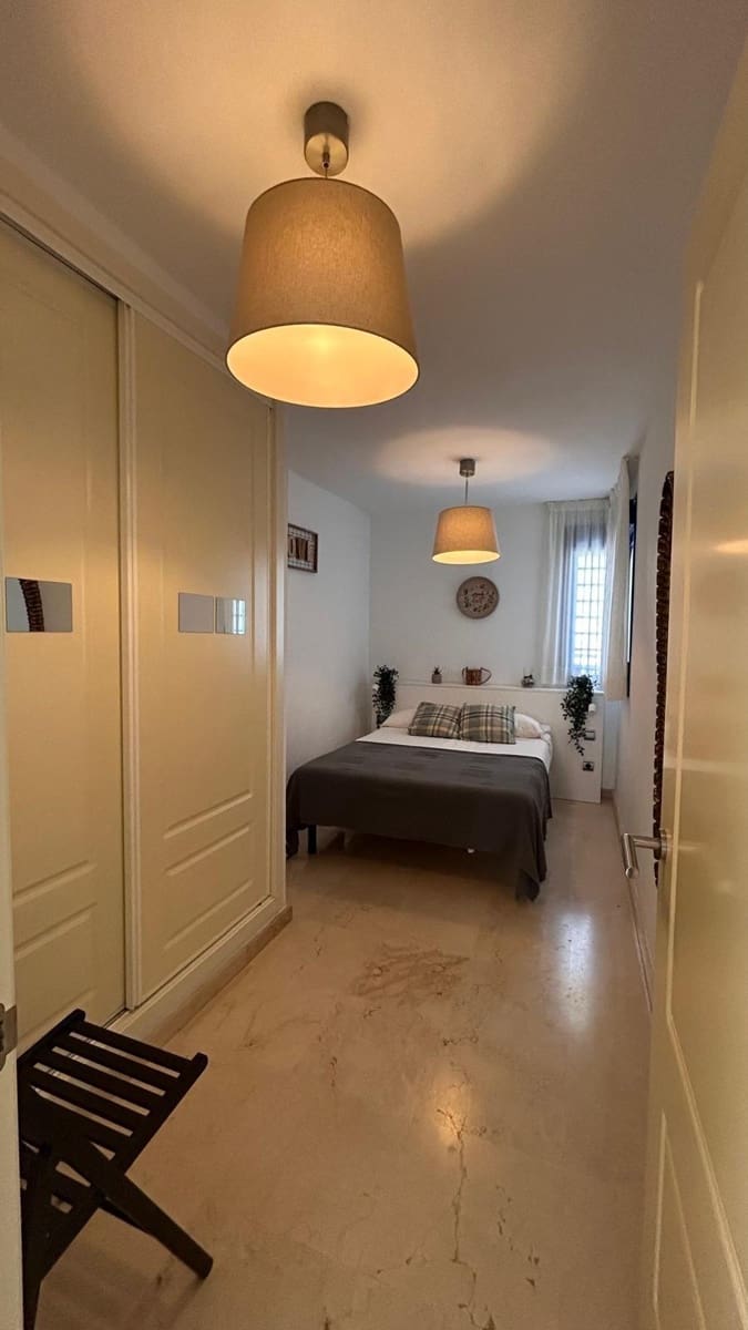 1 sypialnia Apartament na sprzedaż w Torrequebrada z basenem garażem - 245 000 € (Ref: 9476232)