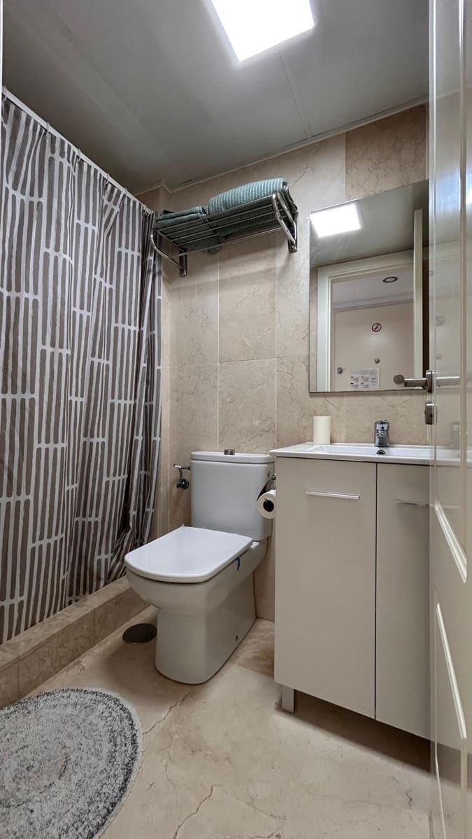 1 sypialnia Apartament na sprzedaż w Torrequebrada z basenem garażem - 245 000 € (Ref: 9476232)