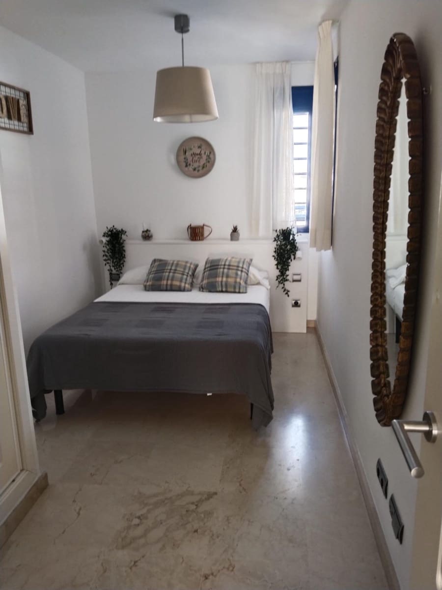 1 sypialnia Apartament na sprzedaż w Torrequebrada z basenem garażem - 245 000 € (Ref: 9476232)