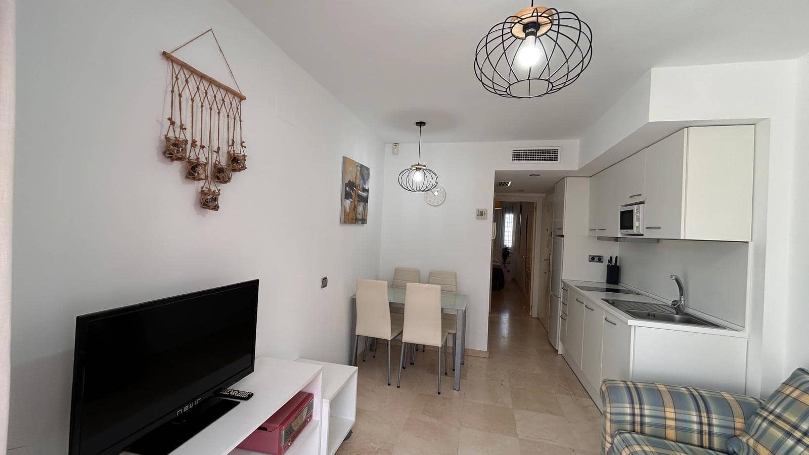 1 sypialnia Apartament na sprzedaż w Torrequebrada z basenem garażem - 245 000 € (Ref: 9476232)