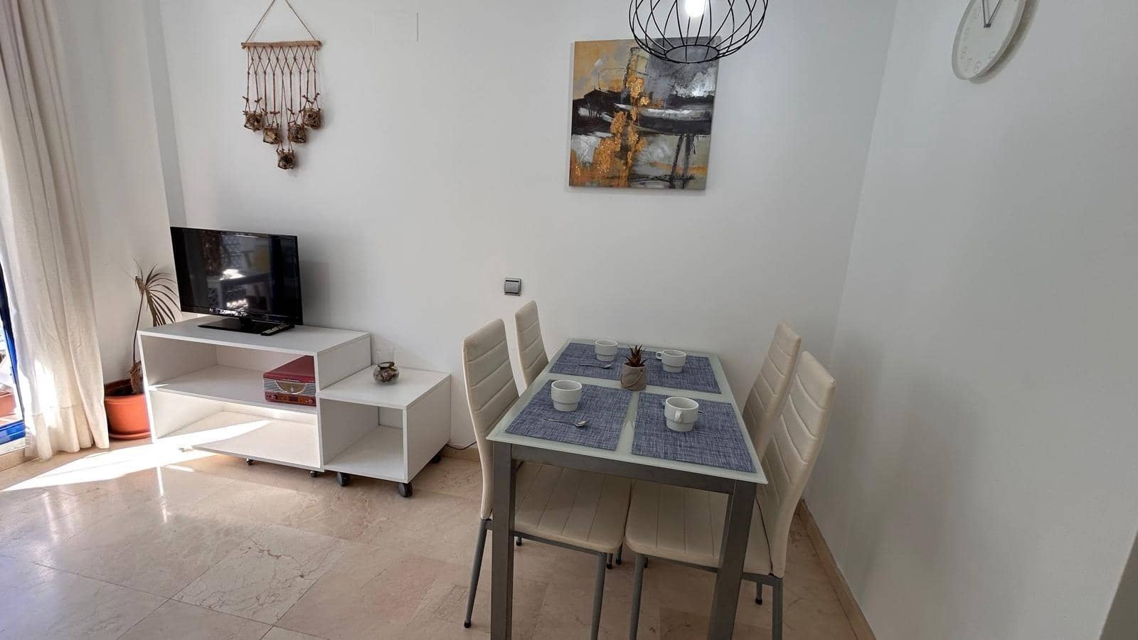 1 sypialnia Apartament na sprzedaż w Torrequebrada z basenem garażem - 245 000 € (Ref: 9476232)