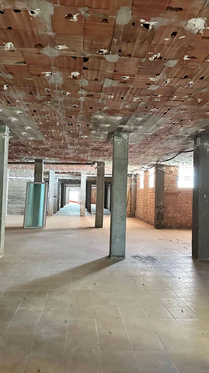 Kaupallinen myytävänä paikassa Arroyo de la Miel - 725 000 € (Ref: 9481289)