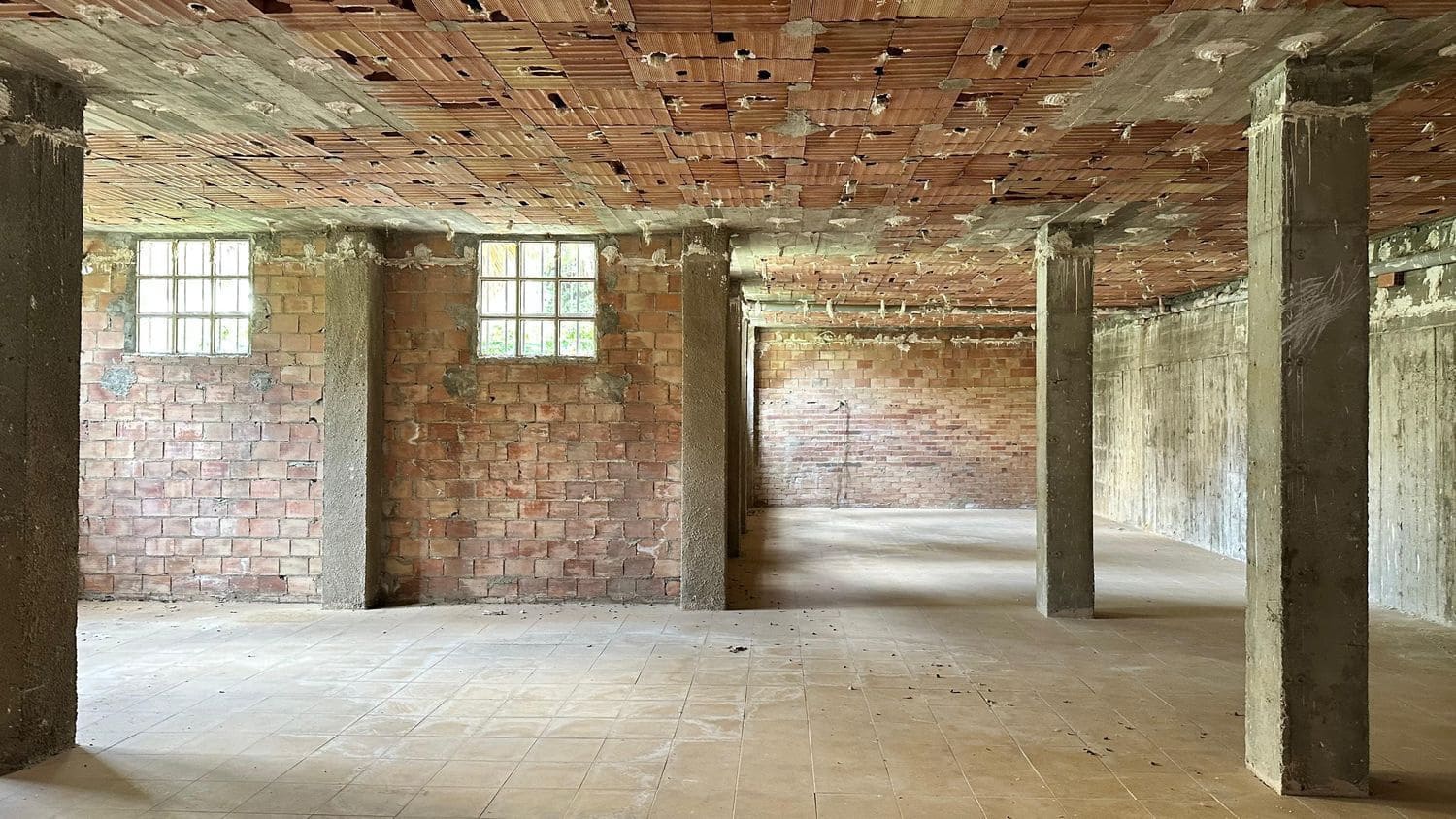 Kaupallinen myytävänä paikassa Arroyo de la Miel - 725 000 € (Ref: 9481289)