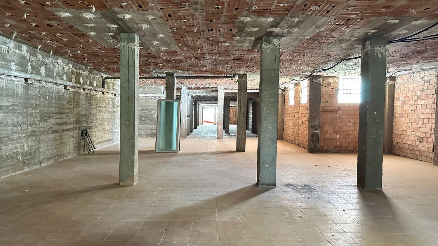 Kaupallinen myytävänä paikassa Arroyo de la Miel - 725 000 € (Ref: 9481289)