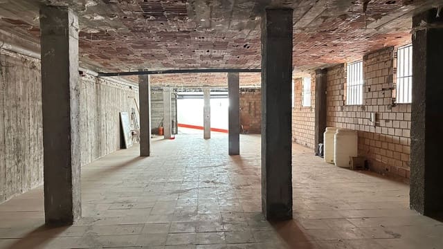 Kaupallinen myytävänä paikassa Arroyo de la Miel, Benalmádena - 725 000 € (Ref: 9481289)