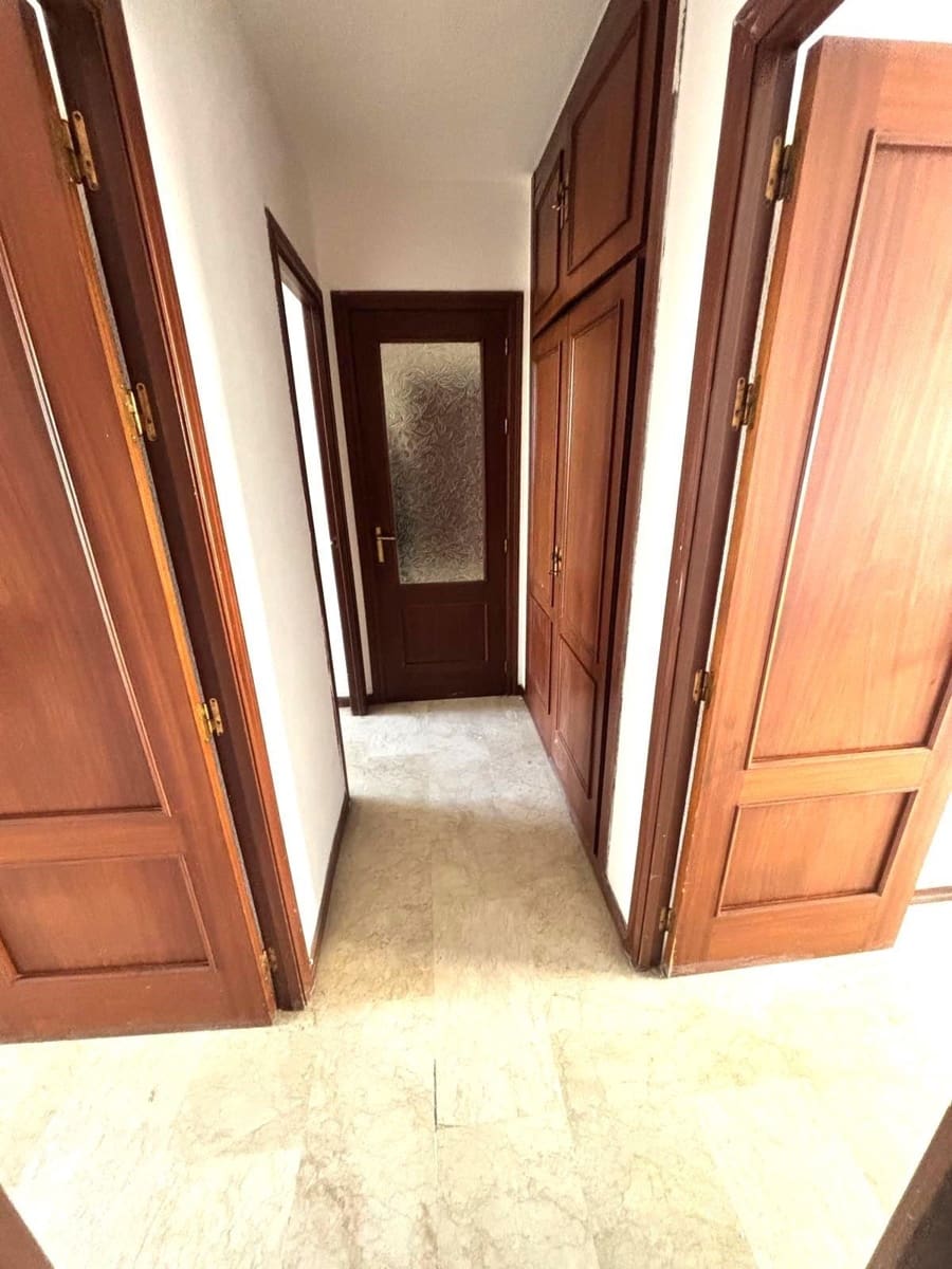 4 bedroom Flat for sale in Arroyo de la Miel with pool garage - € 375,000 (Ref: 9519174)