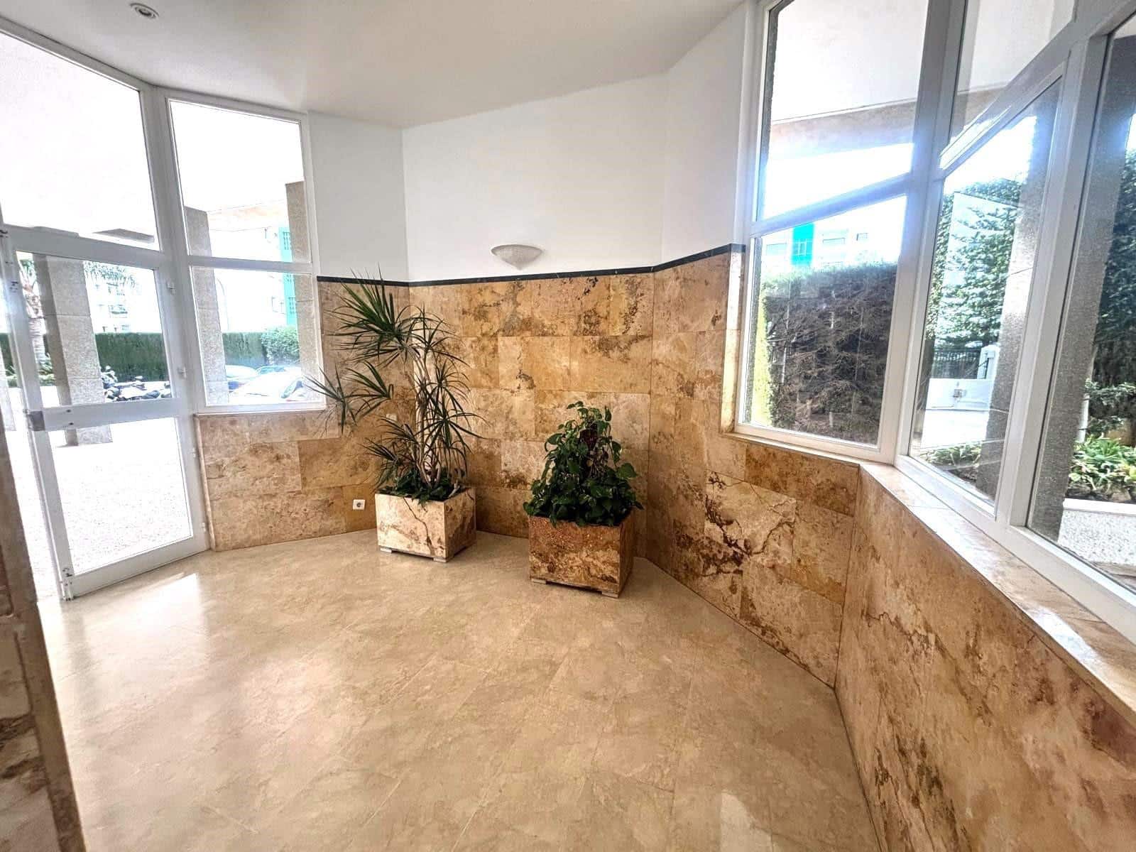 4 bedroom Flat for sale in Arroyo de la Miel with pool garage - € 375,000 (Ref: 9519174)