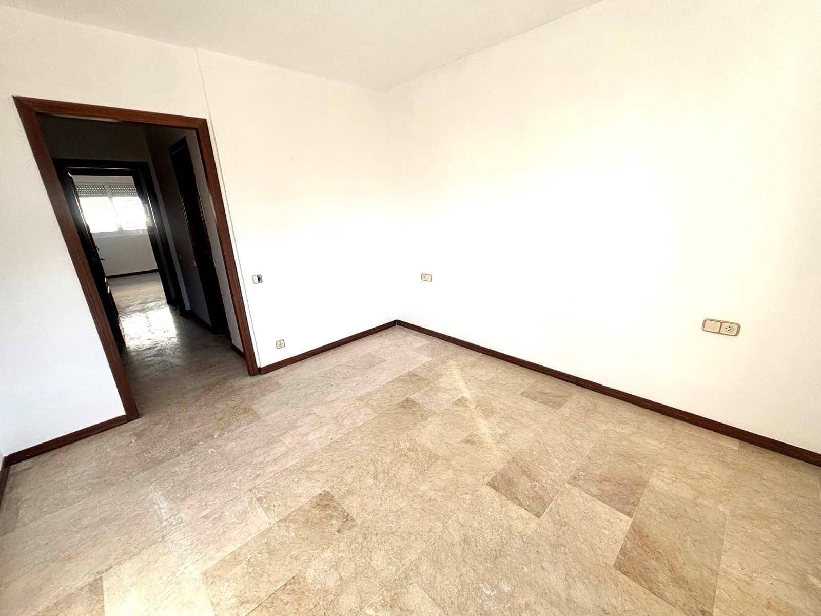 4 bedroom Flat for sale in Arroyo de la Miel with pool garage - € 375,000 (Ref: 9519174)