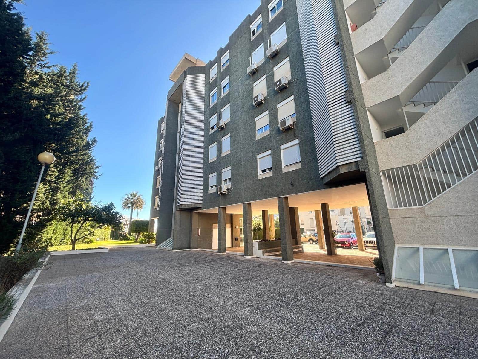 4 bedroom Flat for sale in Arroyo de la Miel with pool garage - € 375,000 (Ref: 9519174)