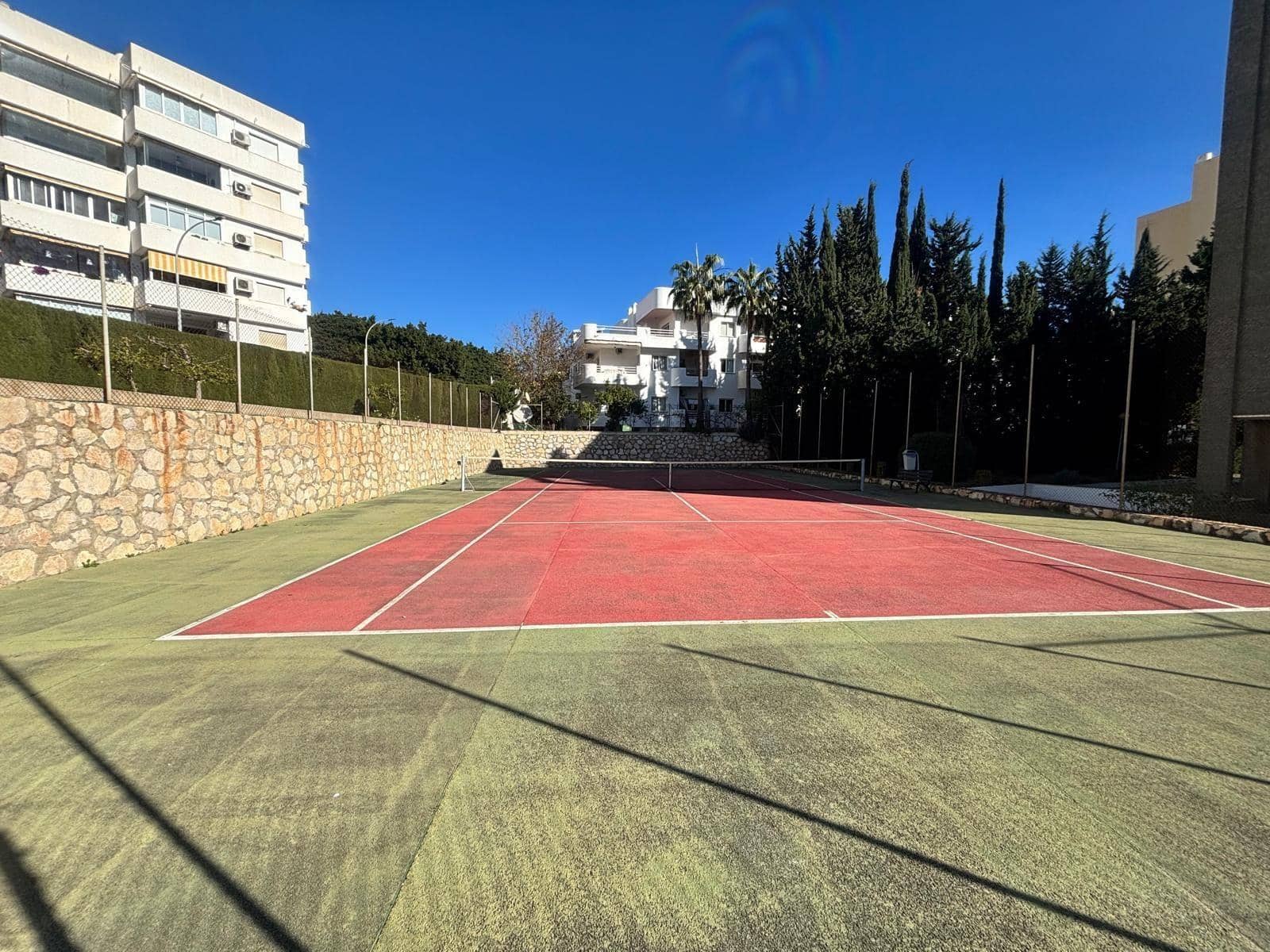 4 bedroom Flat for sale in Arroyo de la Miel with pool garage - € 375,000 (Ref: 9519174)