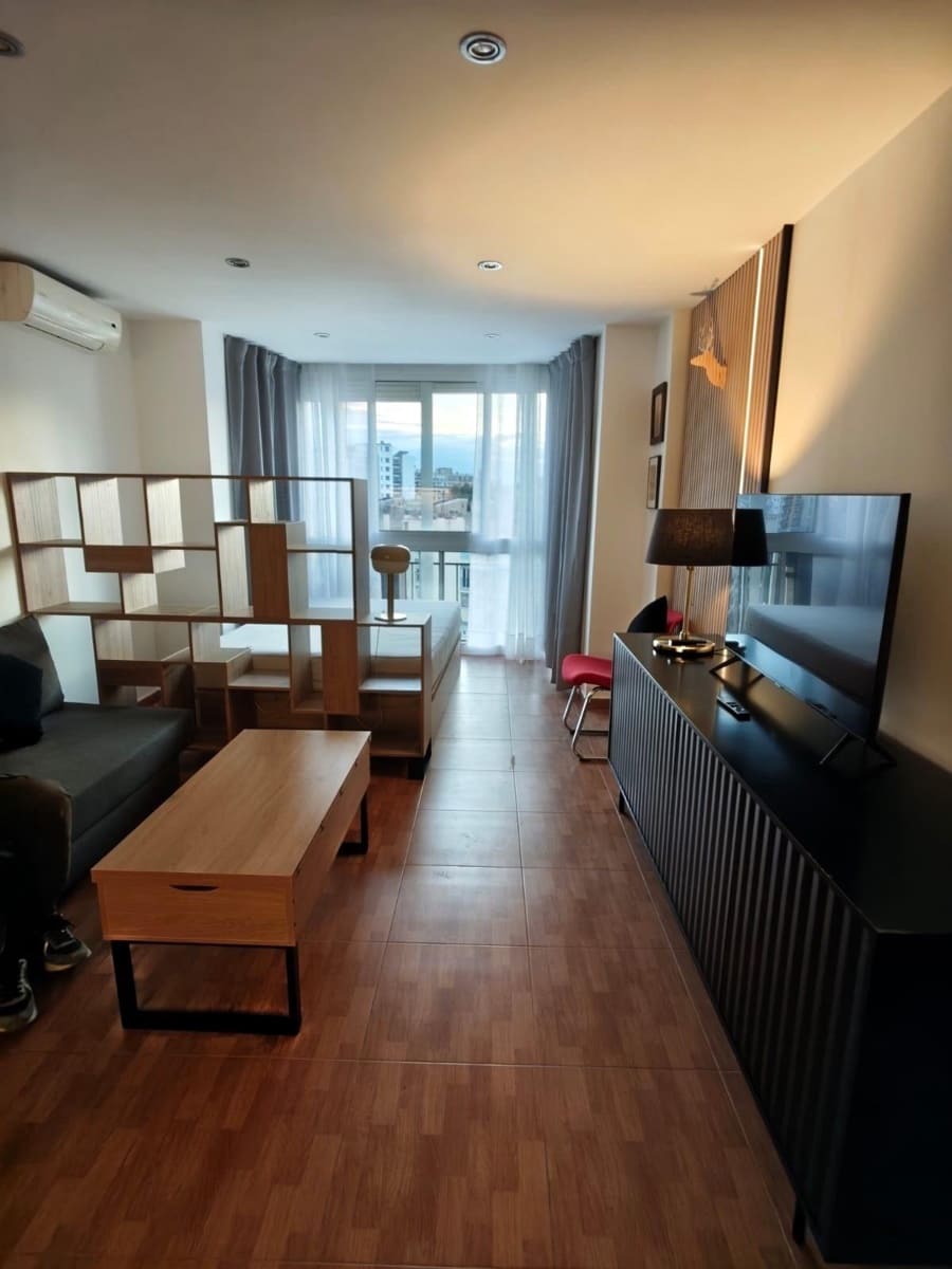 Studio for rent in Torremolinos - € 850 (Ref: 9536308)