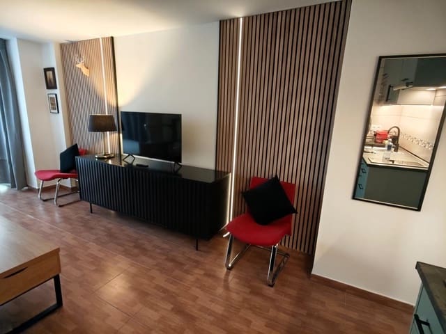 Studio for rent in Torremolinos - € 850 (Ref: 9536308)