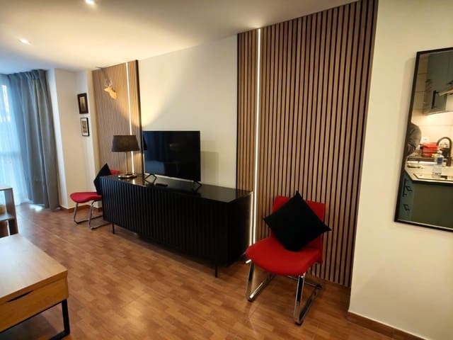 Studio for rent in Torremolinos - € 850 (Ref: 9536308)