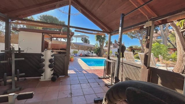 5 soveværelse Villa til salg i Torremolinos med swimmingpool garage - € 1.350.000 (Ref: 9536851)