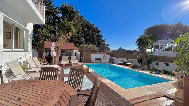 5 soveværelse Villa til salg i Torremolinos med swimmingpool garage - € 1.350.000 (Ref: 9536851)
